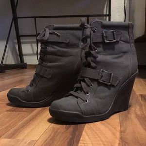 Vera Wang Boots